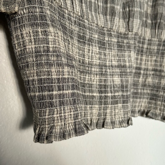 Universal Threads Top - Picture 2 of 3